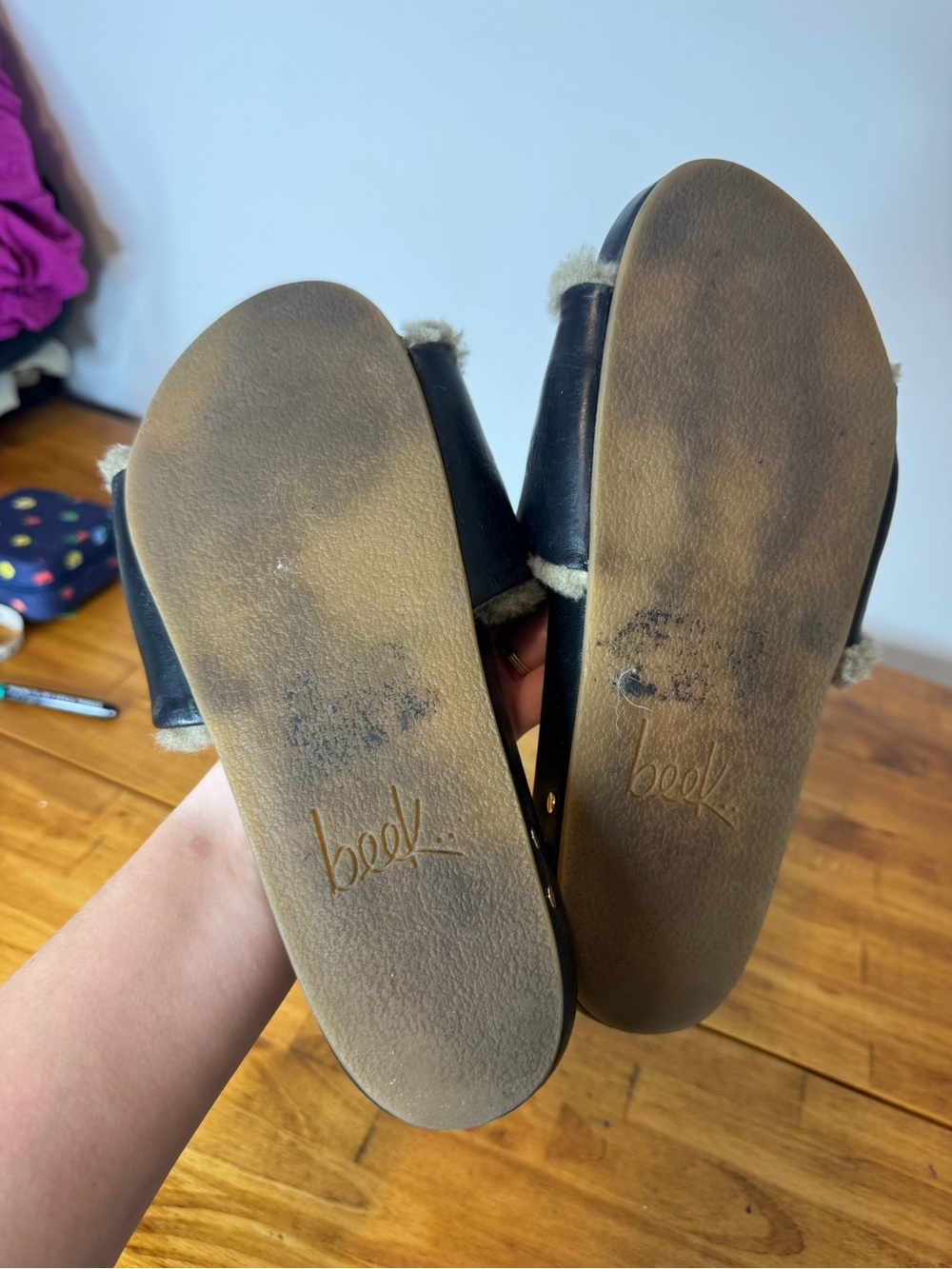 Beek Gallito Shearling Fuzzy Slides Sandals Black Leather Size 9 - Picture 4 of 4